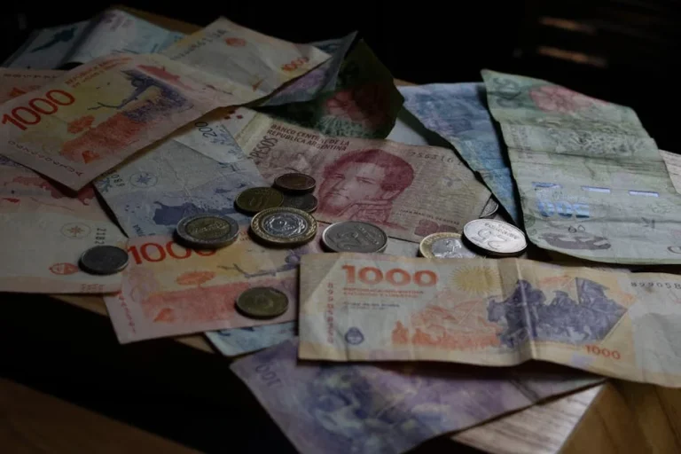 Poranny przegląd kursów walut – 27.03.2026